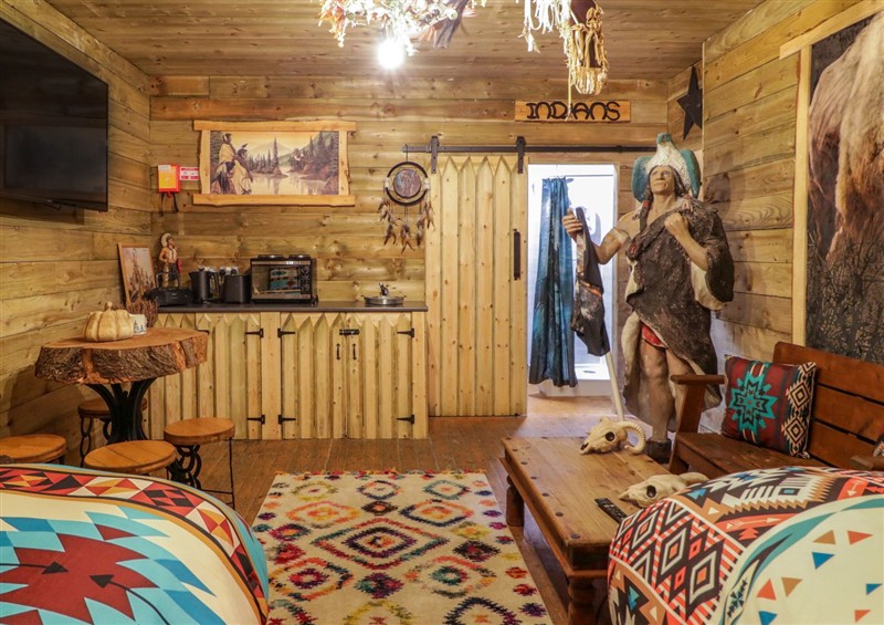One of the bedrooms (photo 2) at Apache Falls Lodge, Castlerock