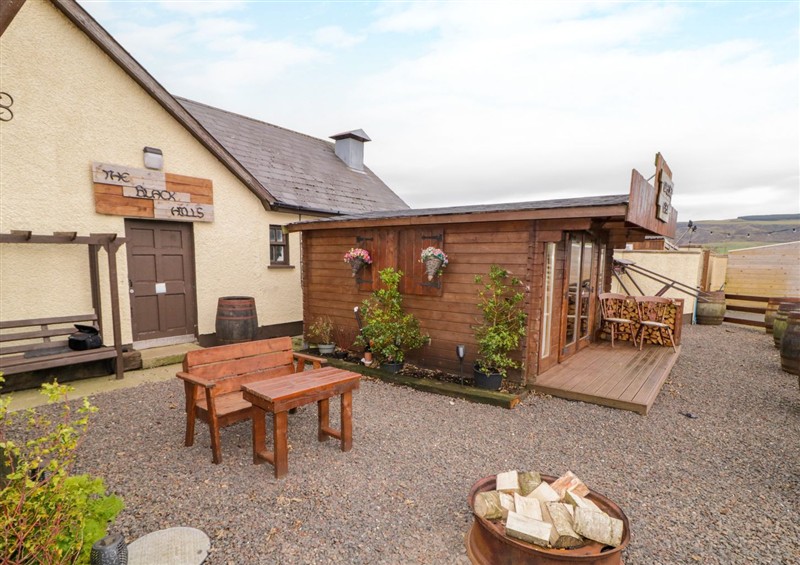 Outside Apache Falls Lodge (photo 2) at Apache Falls Lodge, Castlerock