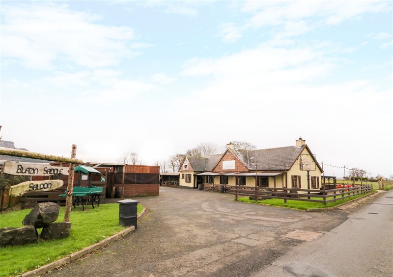 Outside Apache Falls Lodge (photo 4) at Apache Falls Lodge, Castlerock