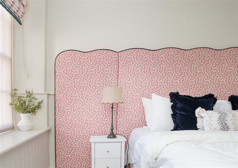 Bedroom (photo 2) at Apartment 1, 86 Dyer Street, Cirencester