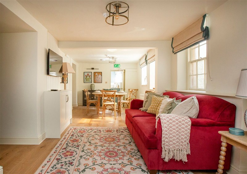 Inside (photo 3) at Apartment 1, 86 Dyer Street, Cirencester