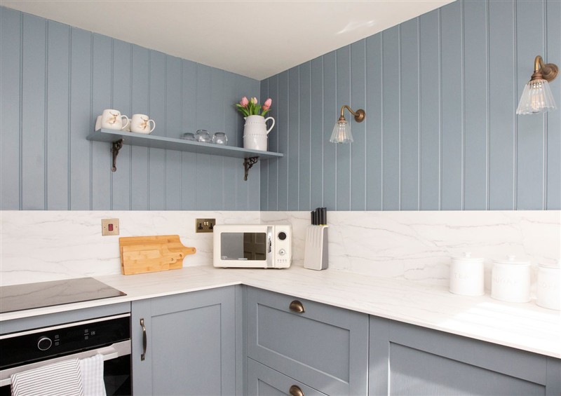 Kitchen (photo 3) at Apartment 1, 86 Dyer Street, Cirencester