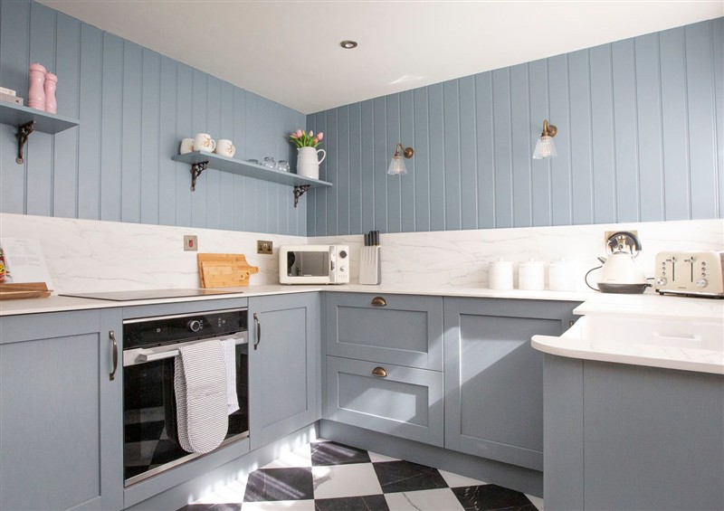Kitchen at Apartment 1, 86 Dyer Street, Cirencester