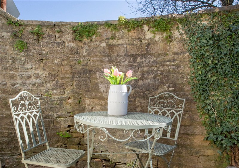 The garden at Apartment 1, 86 Dyer Street, Cirencester