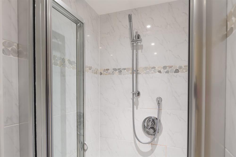 En suite shower room at Apartment 1, Oceans Edge in Thurlestone Sands, Nr Kingsbridge