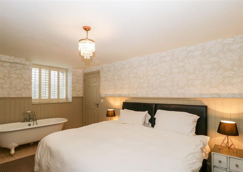 One of the 2 bedrooms at Apartment 1 - Pengethley Manor, Peterstow