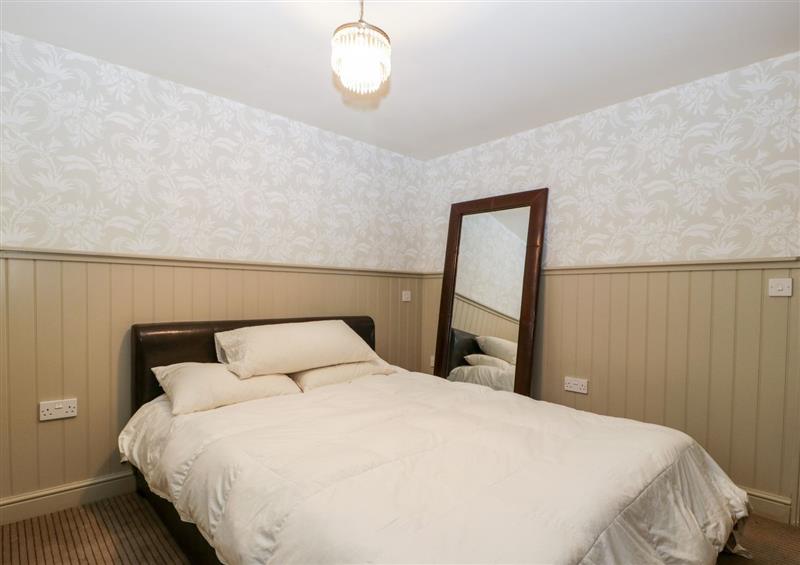 One of the bedrooms at Apartment 1 - Pengethley Manor, Peterstow