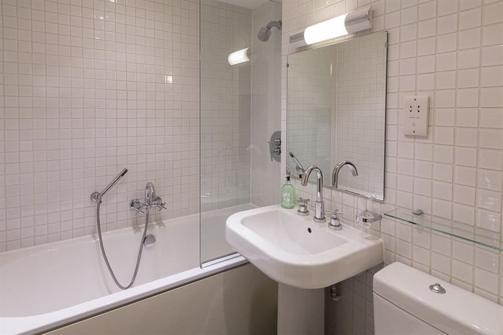 Bathroom with under-floor heating at Apartment 14, Combehaven in Allenhayes Road, Salcombe