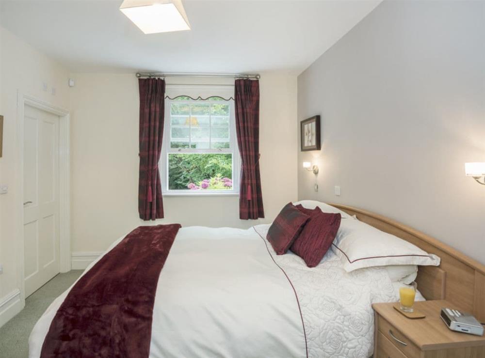 Elegantly decorated double bedroom with en-suite bathroom (photo 3) at Apartment 14, Hazelwood Hall in Silverdale, near Carnforth, Lancashire