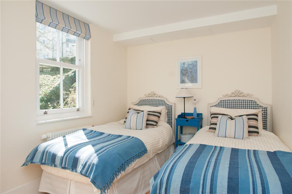 Twin bedroom at Apartment 15 Combehaven in Allenheyes Road, Salcombe