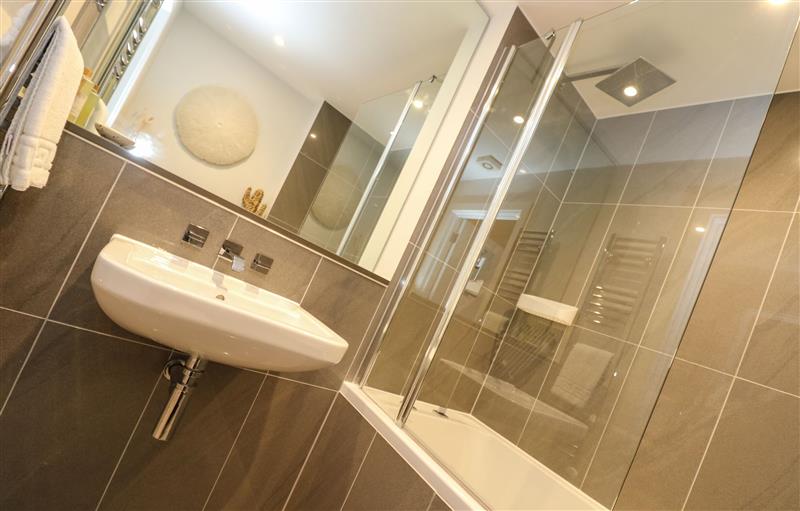 Bathroom at Apartment 3 Fistral Beach, Newquay