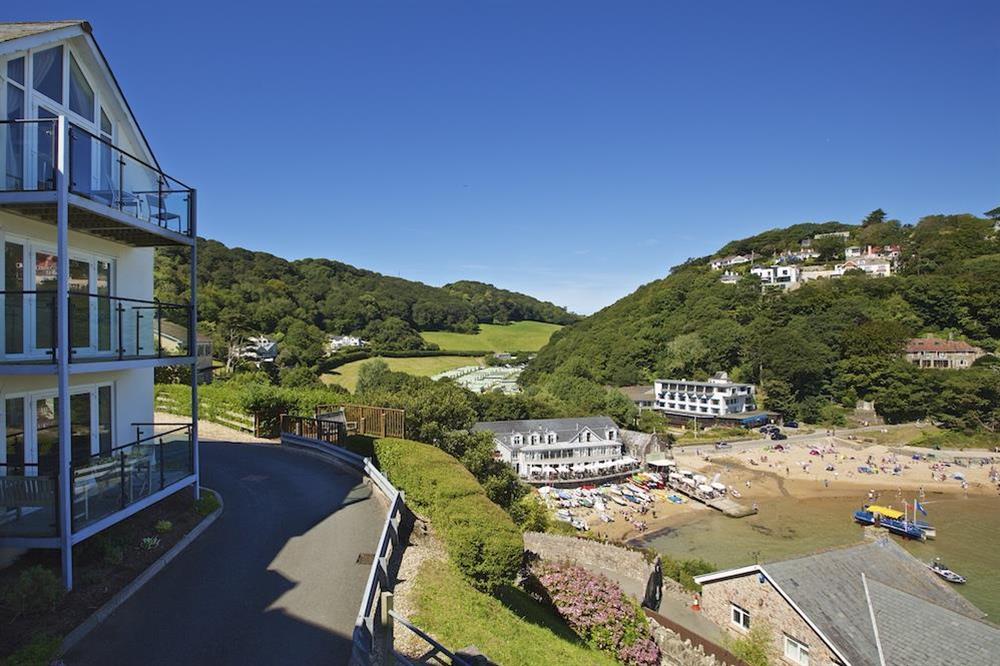 Bolt Head apartments overlooking South Sands at Apartment 4, Bolt Head in South Sands, Salcombe