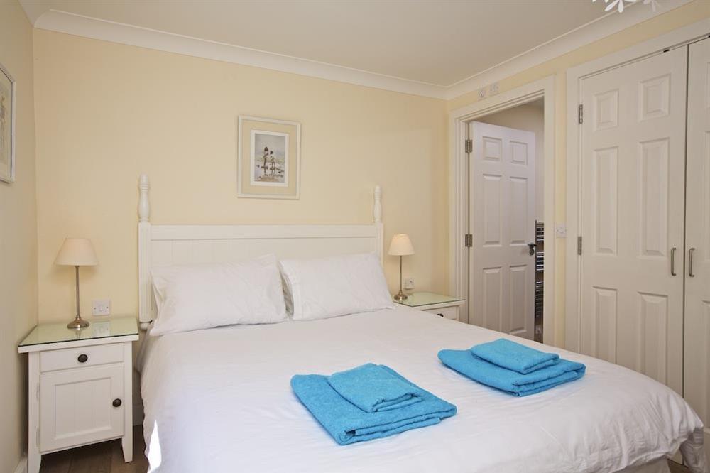 Double bedroom with en suite at Apartment 4, Bolt Head in South Sands, Salcombe