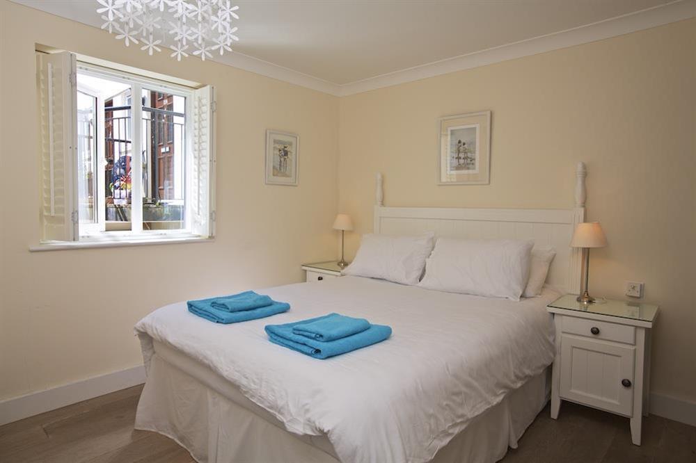Double bedroom at Apartment 4, Bolt Head in South Sands, Salcombe