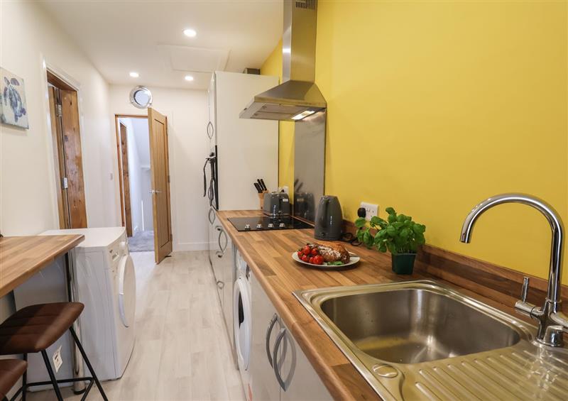 The kitchen (photo 4) at Apartment 5, Bridlington