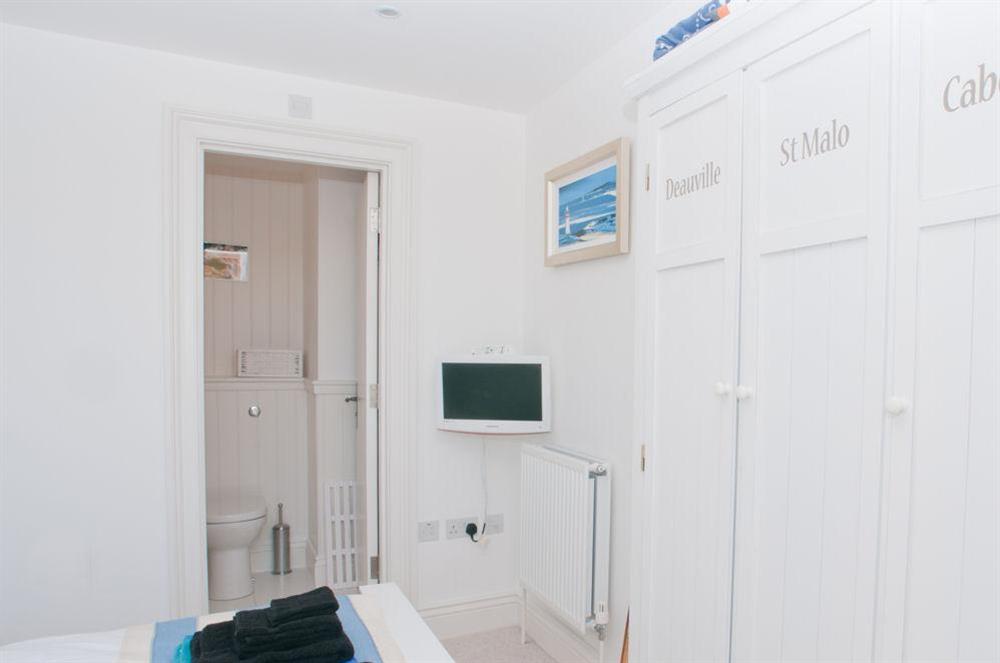 En suite to Master bedroom at Apartment 5, Prospect House in South Hallsands, Nr Kingsbridge