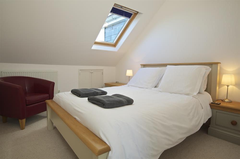 Second bedroom with kingsize bed at Apartment 9, Prospect House in South Hallsands, Kingsbridge