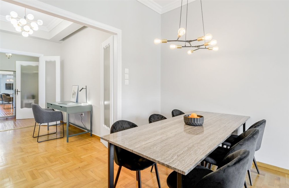 Apartment Aura