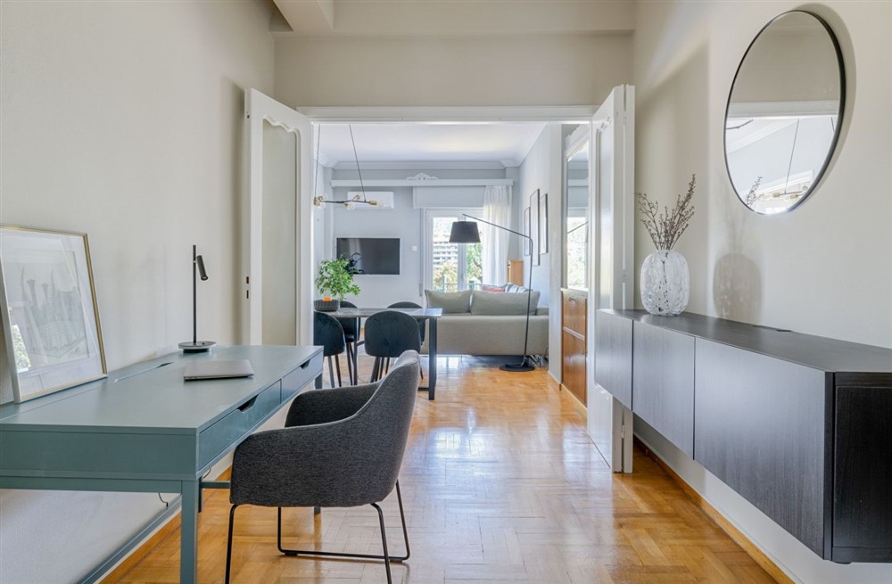 Apartment Aura