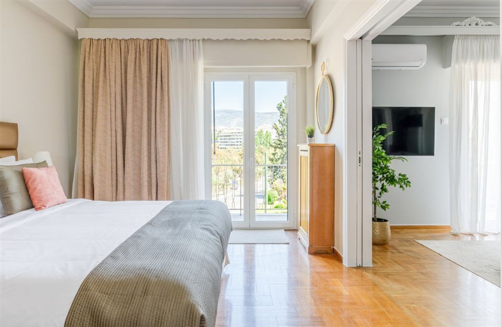Apartment Aura