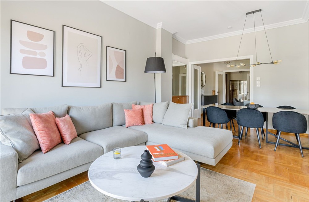 Apartment Aura