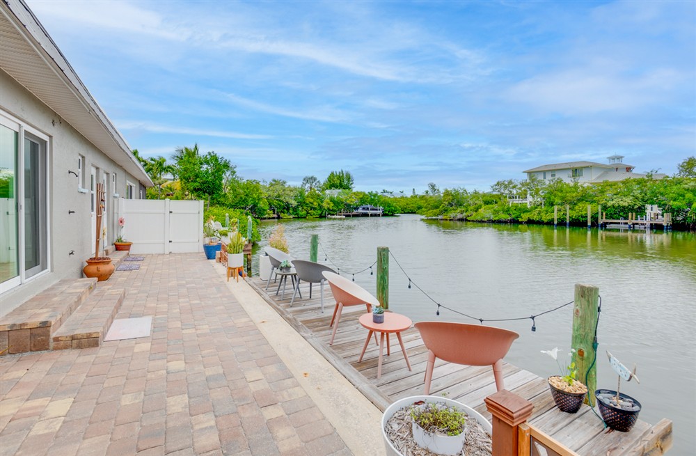 Apartment Canal View