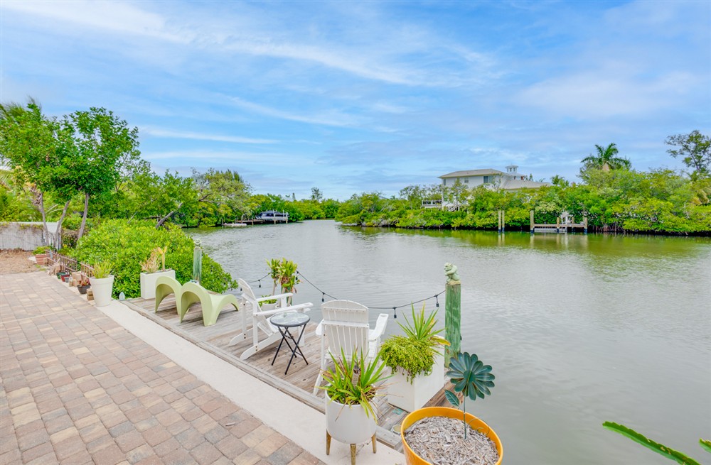 Apartment Canal View