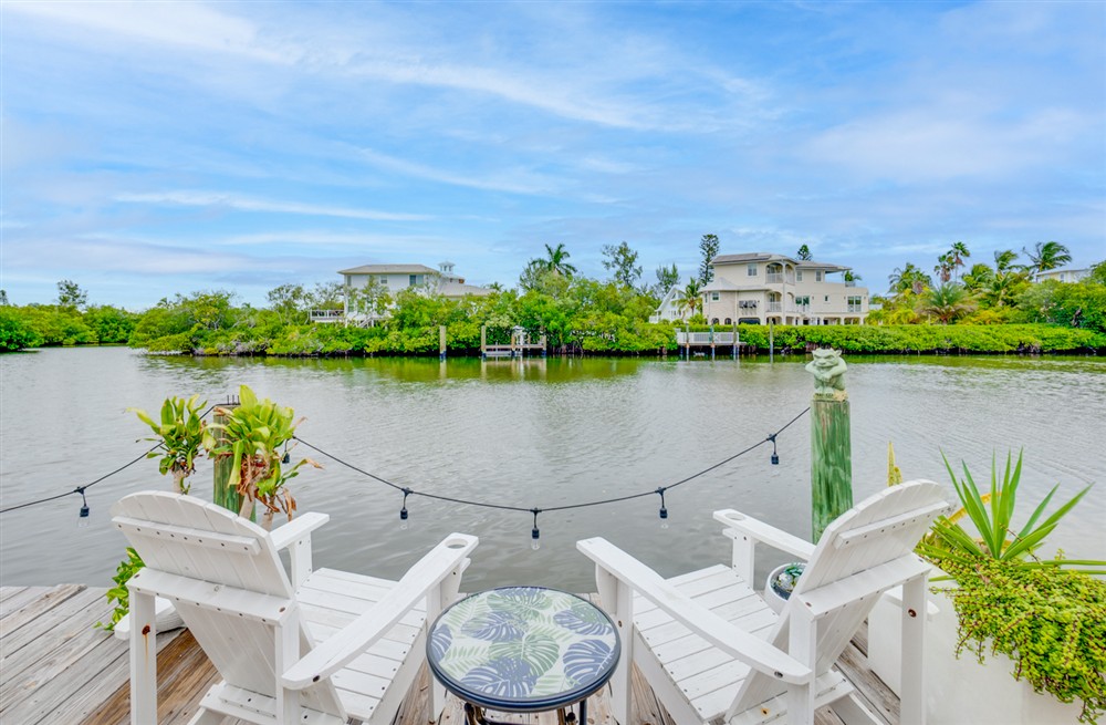 Apartment Canal View