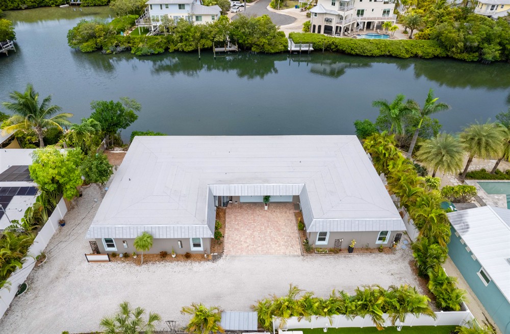 Apartment Canal View