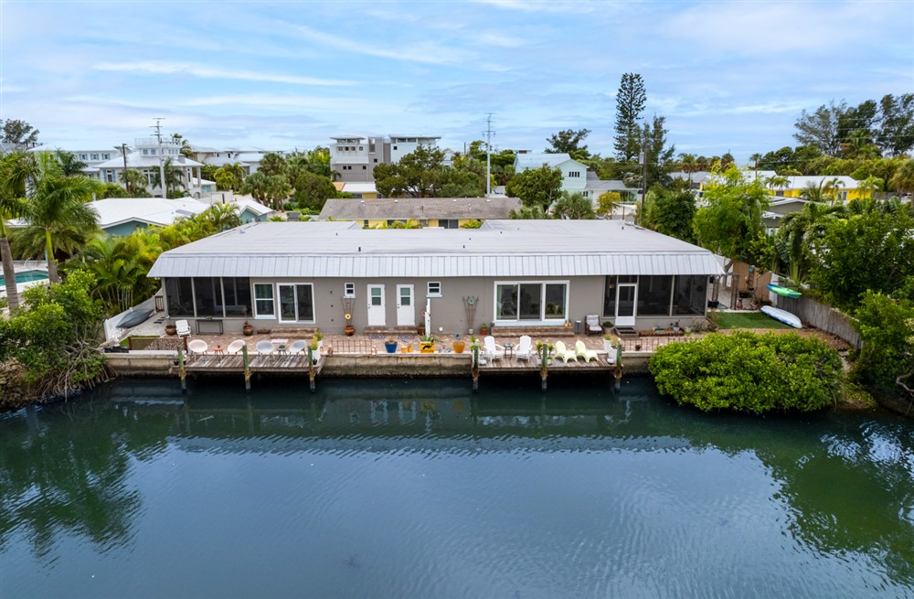 Apartment Canal View