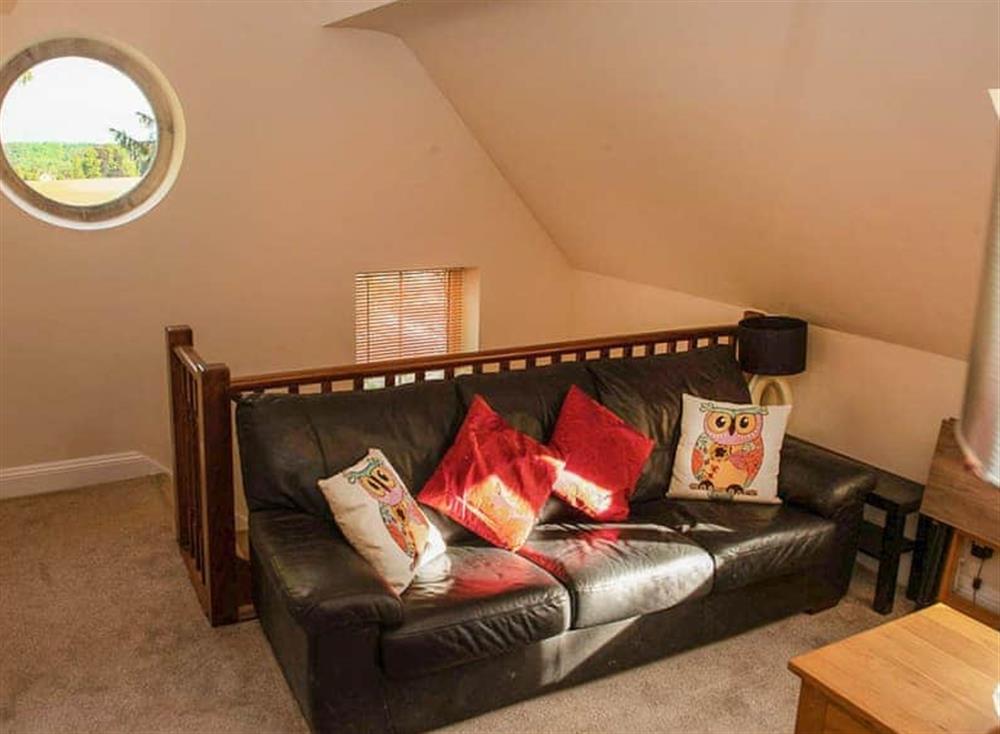 Living area at Apartment Hole 18 3/4 in Stroud, Gloucestershire