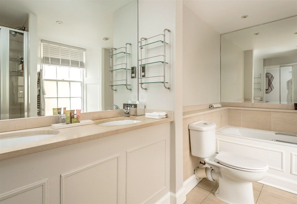 Apartment Holyrood (photo 9) at Apartment Holyrood in Edinburgh, Midlothian