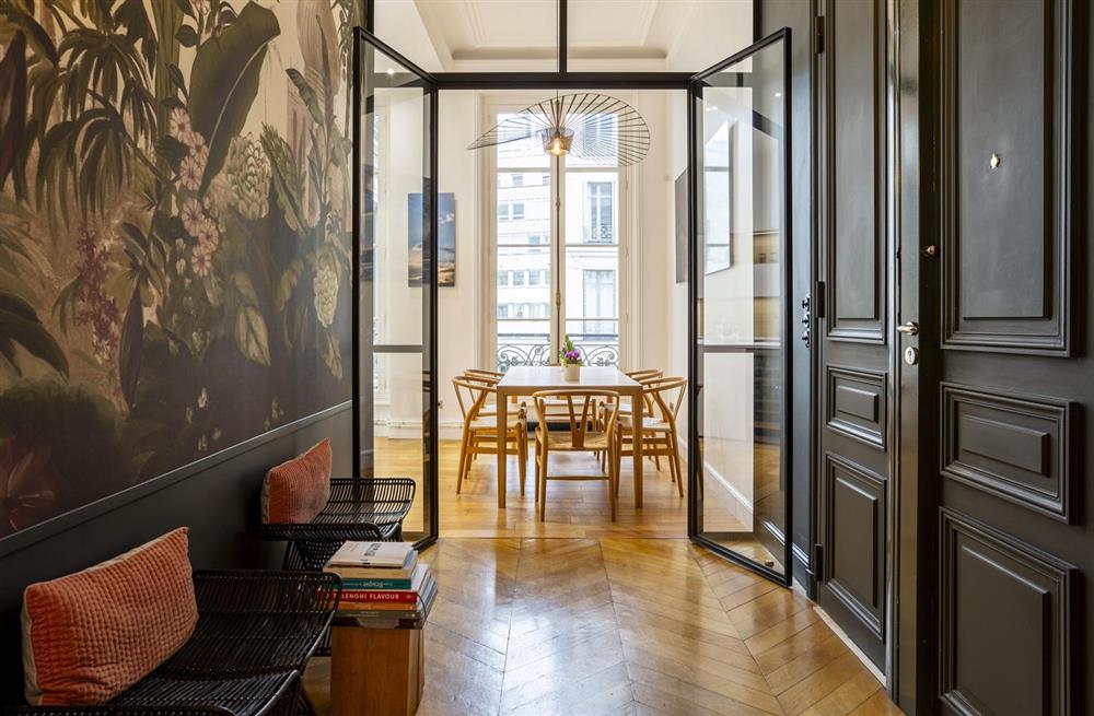 Apartment Monceau