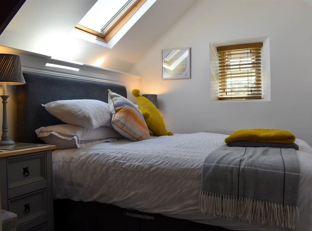Double bedroom at Apple Barn Cottage in Brixham, Devon