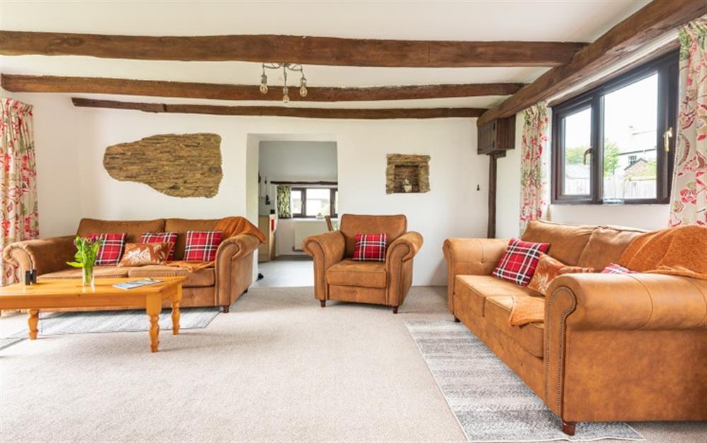 The spacious lounge at Apple Cottage in Looe