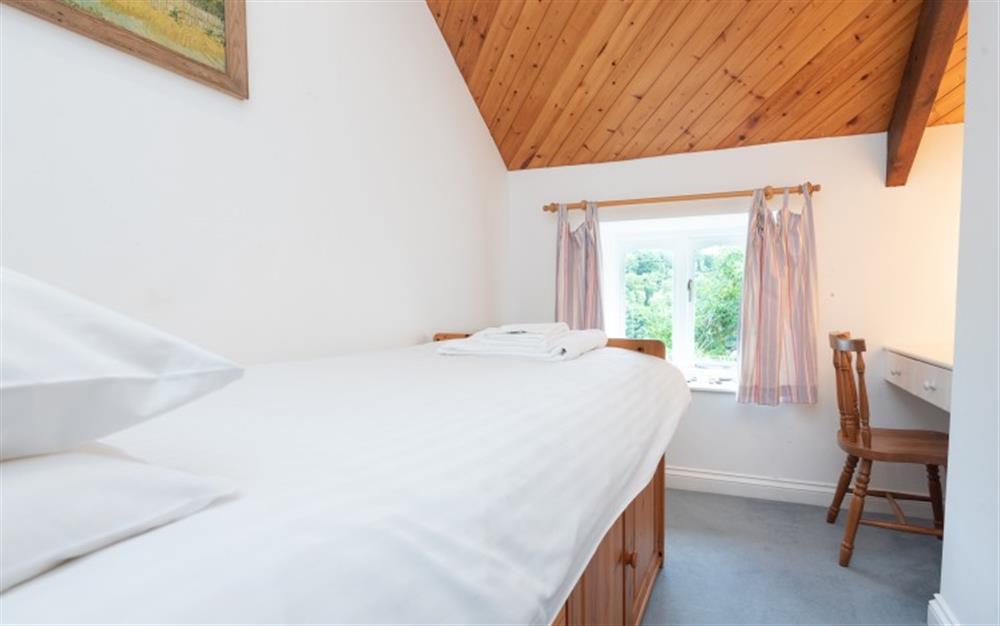 The single bedroom at Apple Tree And The Love Shack in East Portlemouth