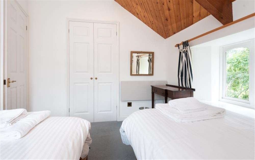The twin bedroom at Apple Tree And The Love Shack in East Portlemouth