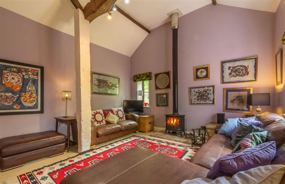 Apple Tree Barn:  Sitting room with vaulted ceiling
