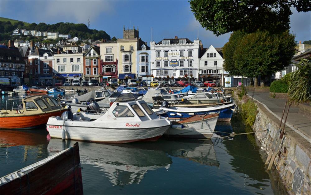 The historic town of Dartmouth on the River Dart is home to Dartmouth Castle and the Royal Naval College, along with many great eateries, pubs, shops and galleries. at Apple Tree Cottage in Chillington