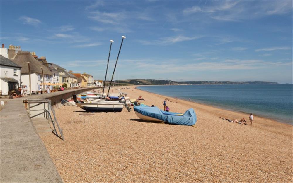 Torcross is just 2 miles away, with a pub, restaurant, cafe and of course the glorious beach. at Apple Tree Cottage in Chillington
