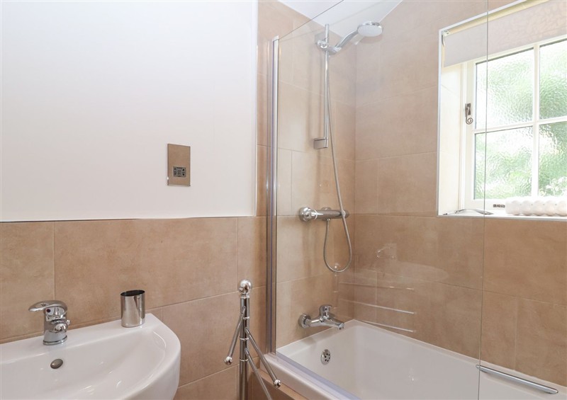 The bathroom at Apple Tree Cottage, Crambe near Malton