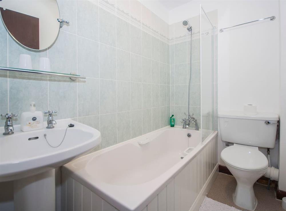 En-suite at Apple Tree Cottage in Scarborough, North Yorkshire