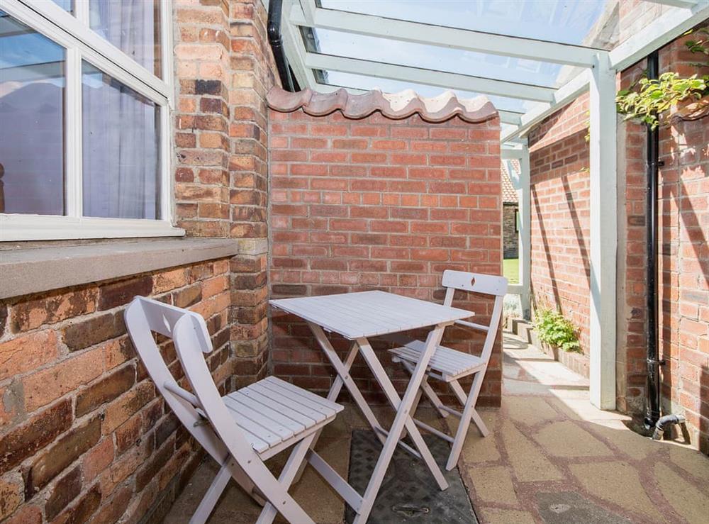 Sitting-out-area at Apple Tree Cottage in Scarborough, North Yorkshire