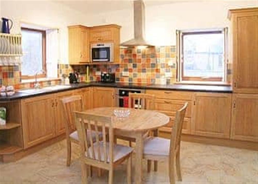 Open plan living/dining room/kitchen (photo 3) at Apple Tree Cottage in Tealing, nr Dundee, Angus