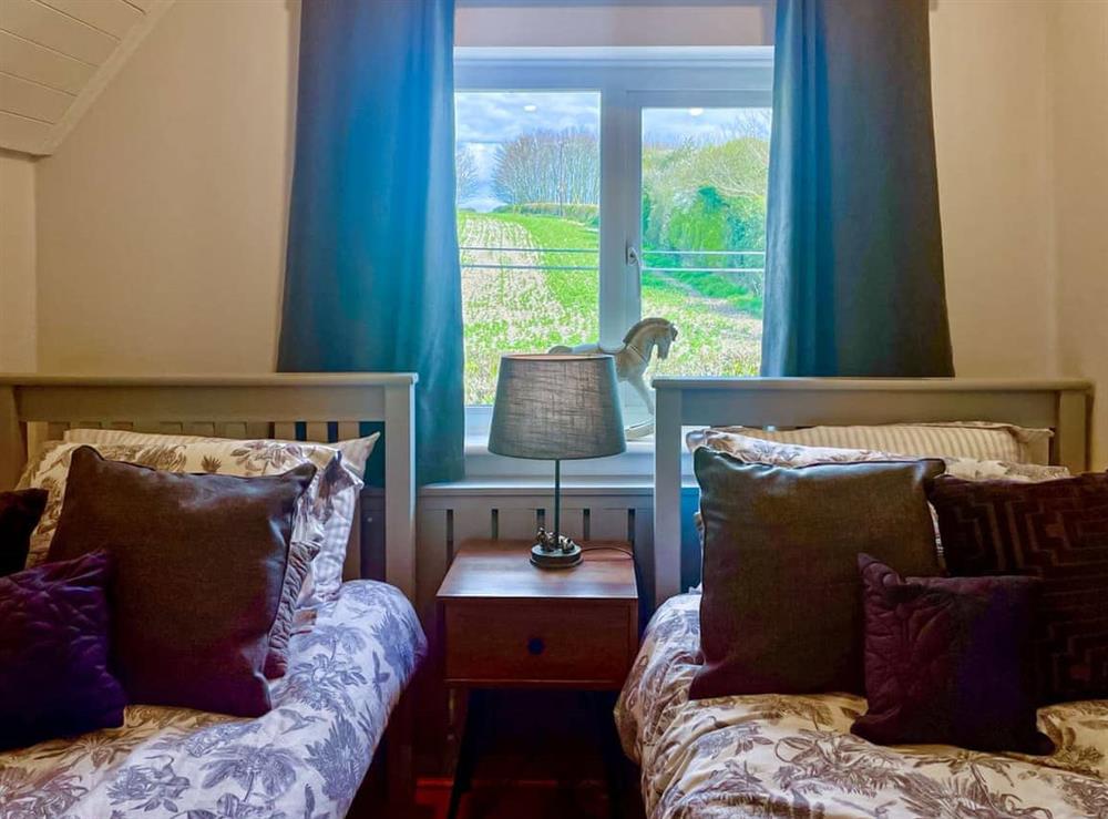 Twin bedroom at Appledore Cottage in Blandford Forum, Dorset