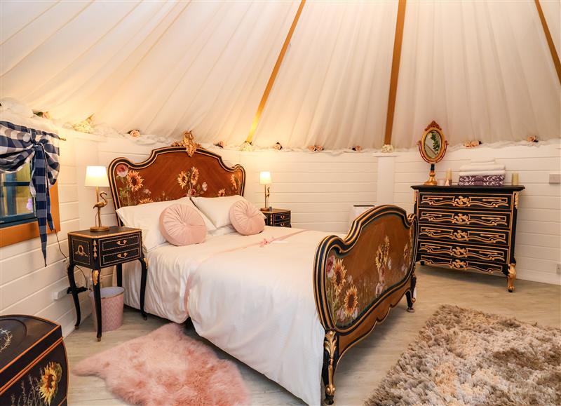 One of the bedrooms (photo 2) at Applejacks Orchard, Holywell