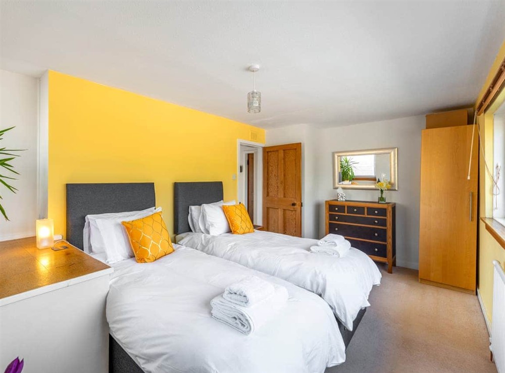 Twin bedroom