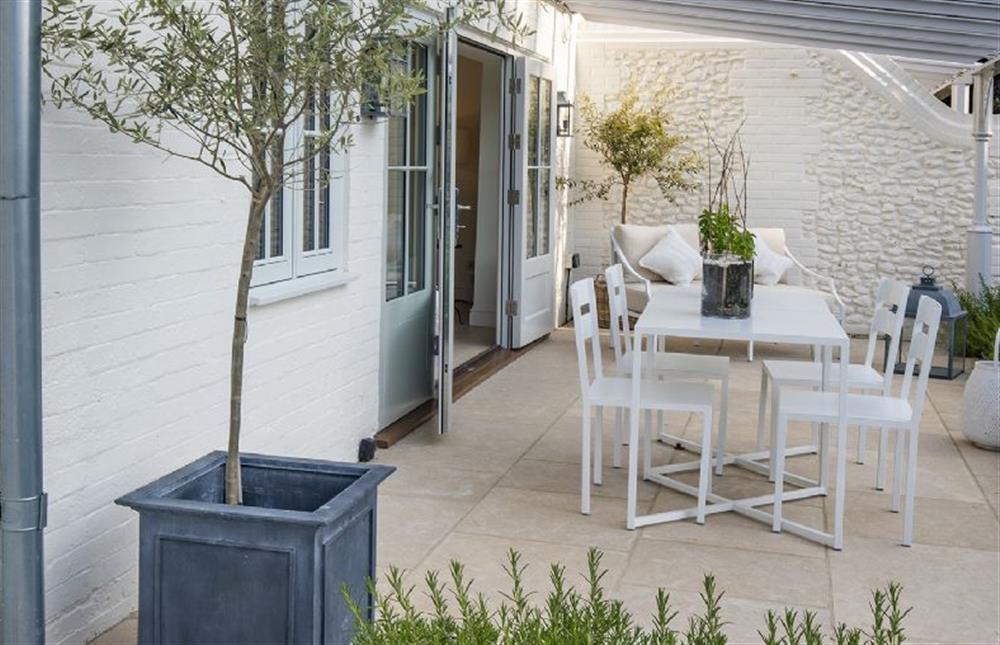 Alfresco dining is made easy
