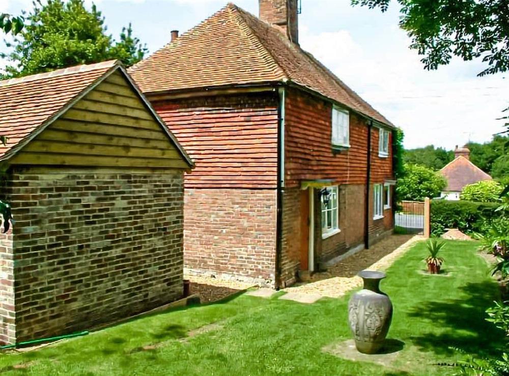 Enjoy the garden at Appletree Cottage in Peasmarsh, East Sussex