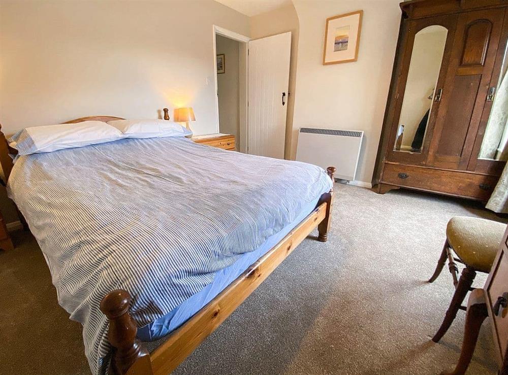 Relaxing double bedroom at April Cottage in Clay Common, near Southwold, Suffolk
